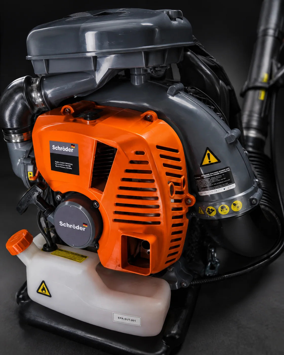 Schröder SR-6400L backpack leaf blower in action — Built around the engine